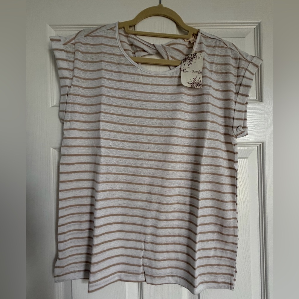 Hem & Thread Short Sleeve Striped Tee in White and Taupe